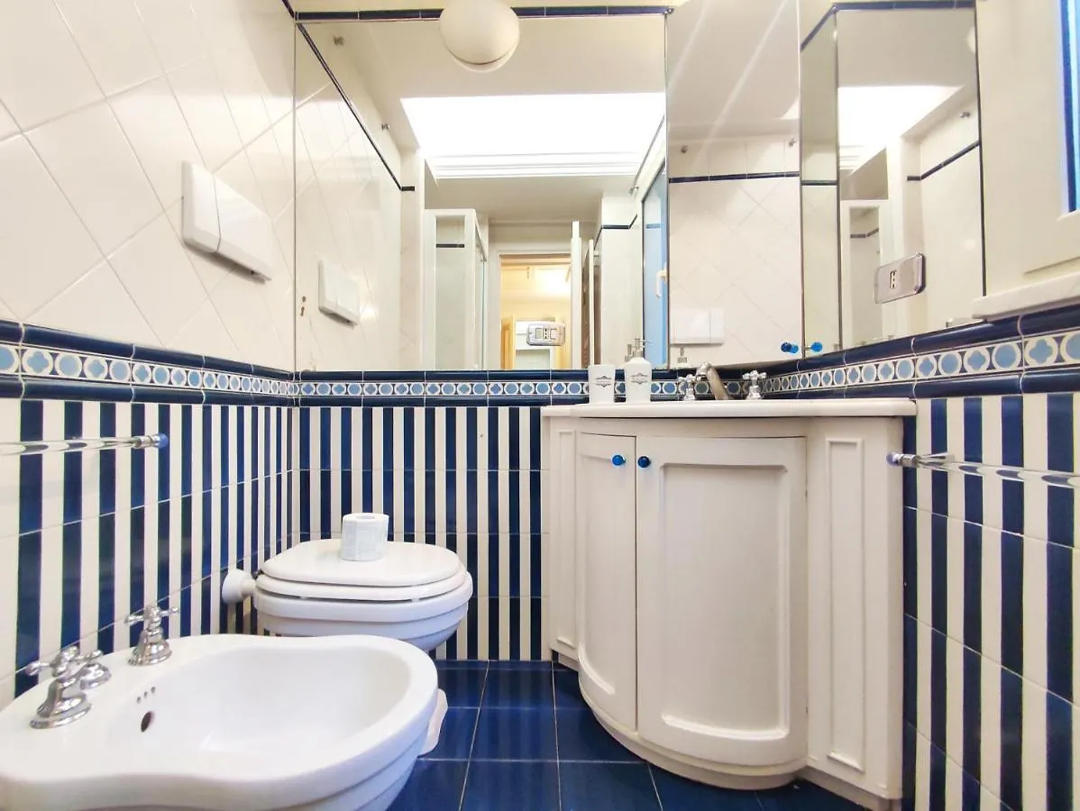 Domus Equizia Apt - Colosseum Rome Apartment